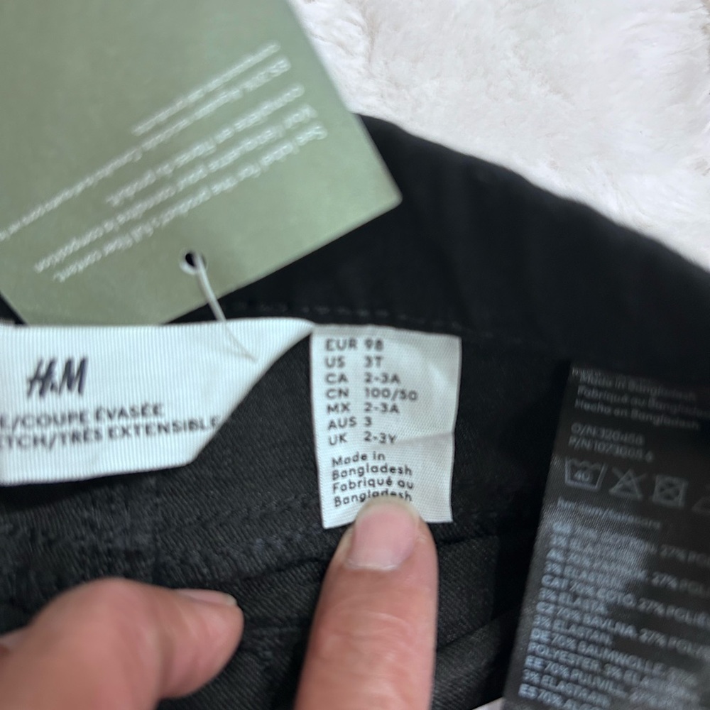 H&M NWT Girl Black Stretch Flare Jeans with Front and back pockets‎ Size 3T - Picture 7 of 8